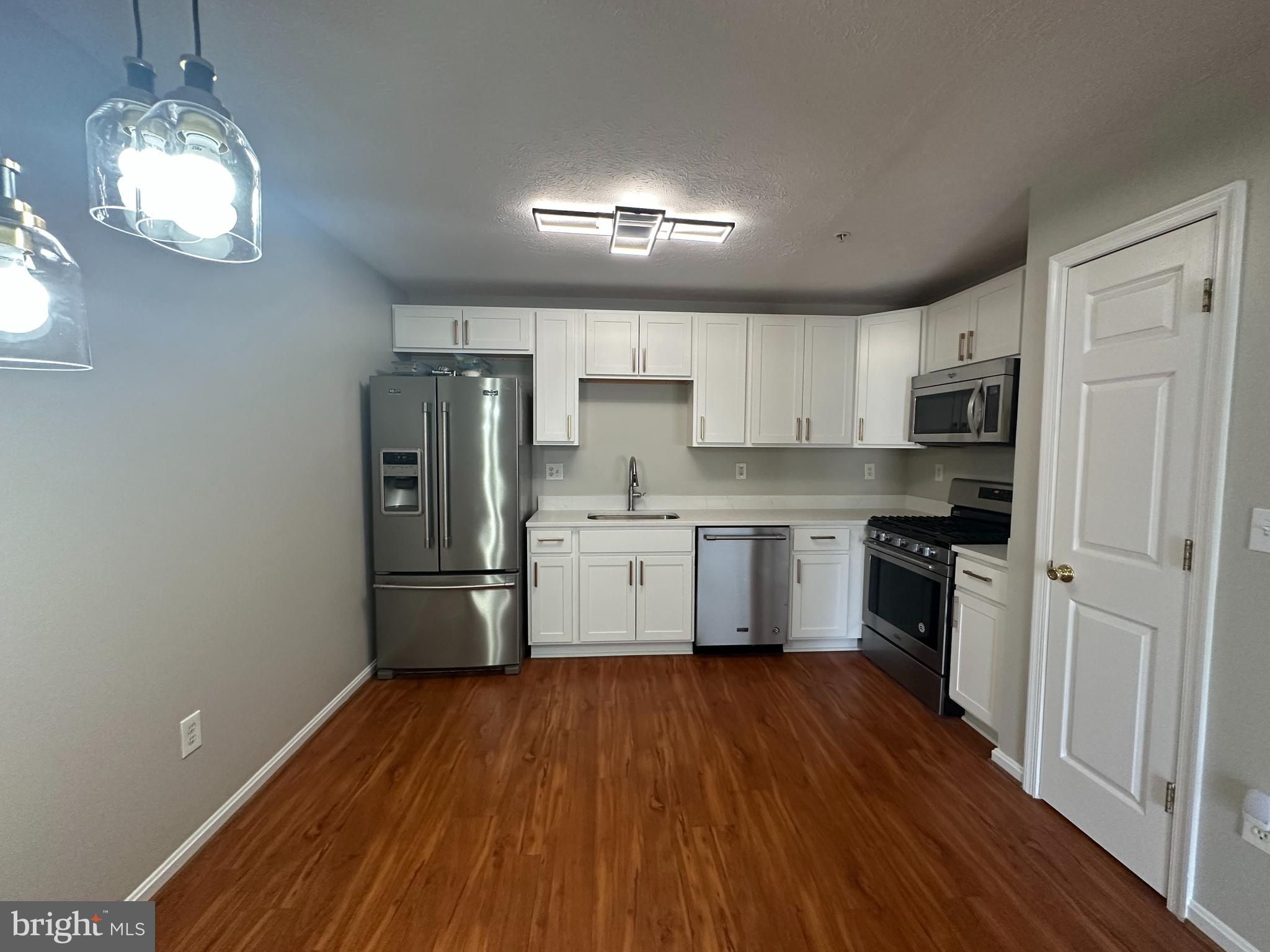 ANNAPOLIS OVERLOOK - Residential