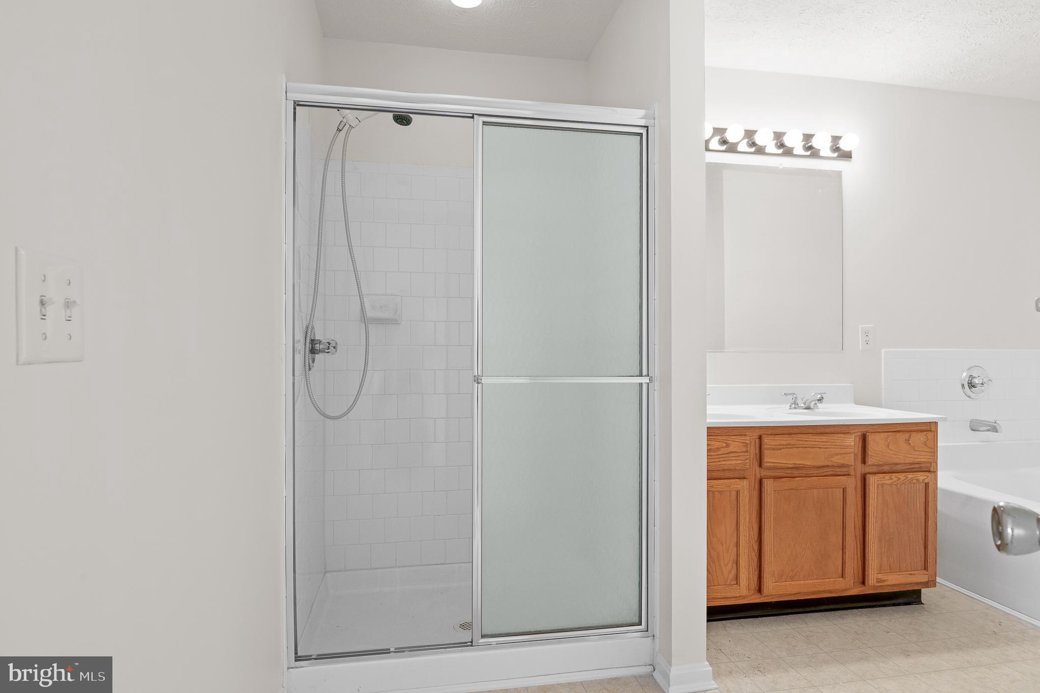 ANNAPOLIS OVERLOOK - Residential