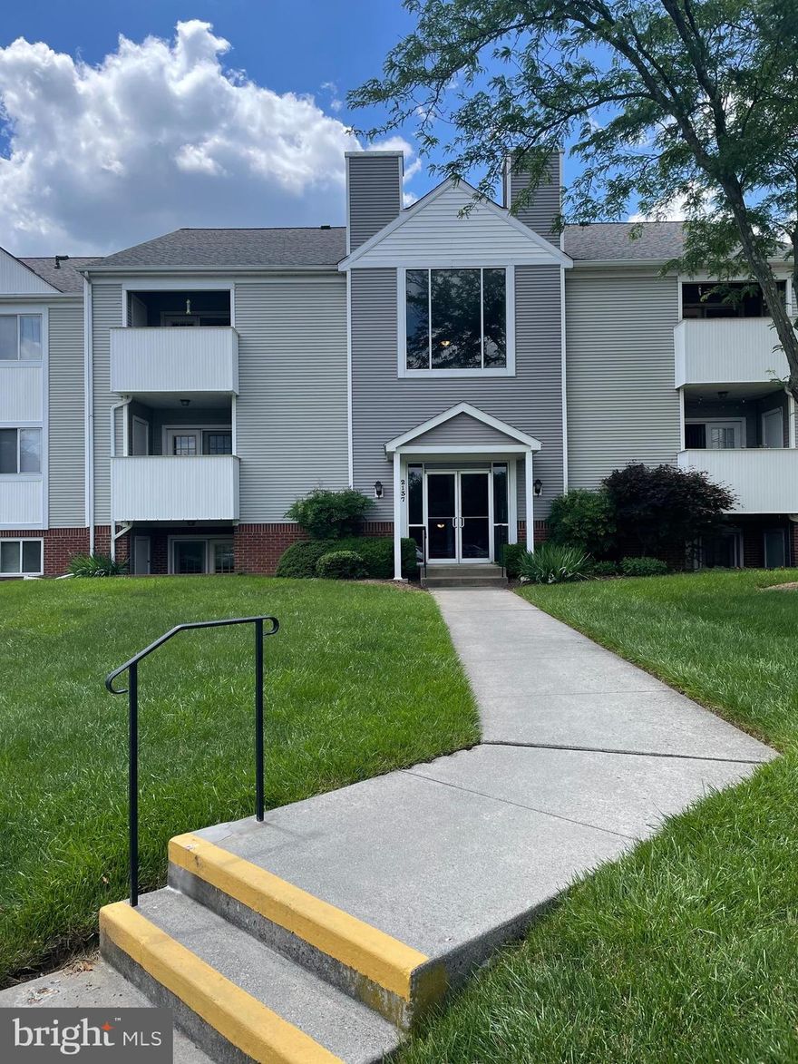 Delightful 2-Bedroom, 2-Bathroom Condominium in Frederick
We're excited to present this impeccable first-level condominium located in the vibrant and desirable area of Frederick. A haven of peace, comfort, and convenience, this home offers a seamless blend of modern amenities and timeless charm, ready to be moved in and enjoyed immediately.
Boasting a spacious, open floor plan, this 2-bedroom, 2-bathroom condominium is an ideal choice for anyone seeking tranquility and ease. The generous living and dining area is enhanced by the natural light that pours in through the windows, creating an inviting and cozy atmosphere.
Both bedrooms are sizeable, offering ample storage space, and each of the two bathrooms has been maintained meticulously, ensuring your complete comfort. The modern kitchen is well-appointed, boasting high-quality appliances and plenty of cabinet space.
One of the standout features of this condominium is its prime location. It sits within close proximity to major commuter routes, ensuring you'll have an effortless journey to work, shopping, dining, and recreational activities. Despite its centrality, the condo is situated between city convenience and suburban peace. The condo also accommodates pet lovers. Dogs under 35 pounds are allowed, subject to review on a case-by-case basis, providing an opportunity for your furry friend to be part of your new home.  Carefully maintained and loved, this condo is in superb condition, offering you a relaxed, hassle-free living experience from day one. Take the opportunity to become a part of this thriving community and make this wonderful condominium your new home.  We invite you to schedule a viewing and experience the unique blend of comfort, convenience, and style that this remarkable condominium offers.
Please apply through RentSpree.