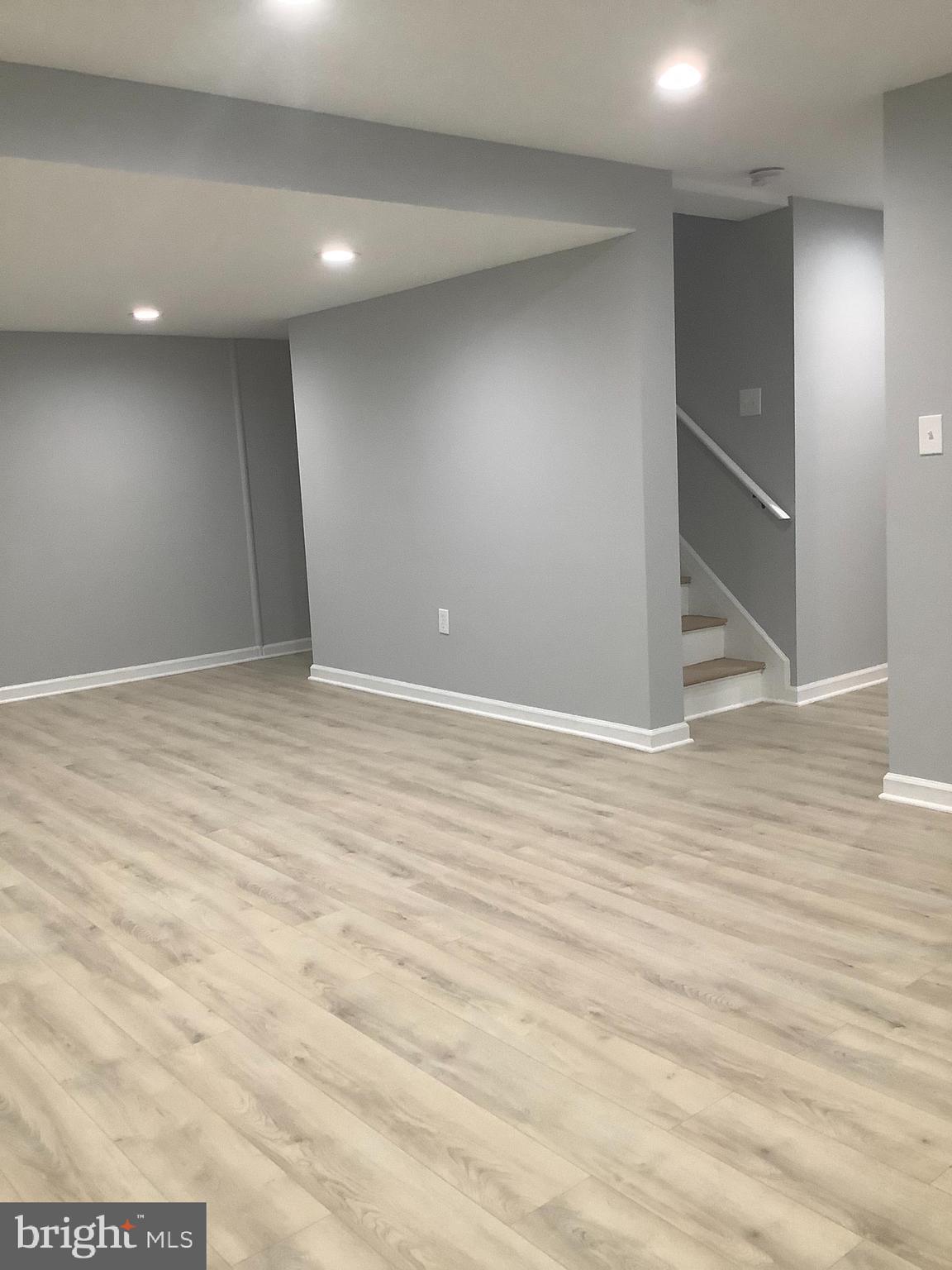 LAUREL OAKS CONDO - Residential Lease