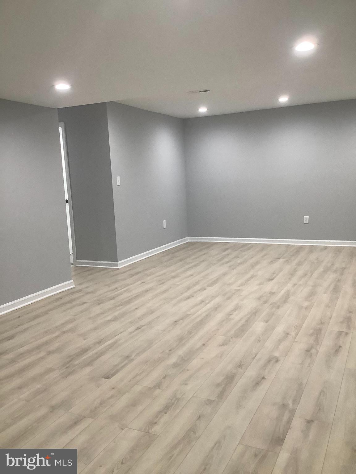 LAUREL OAKS CONDO - Residential Lease