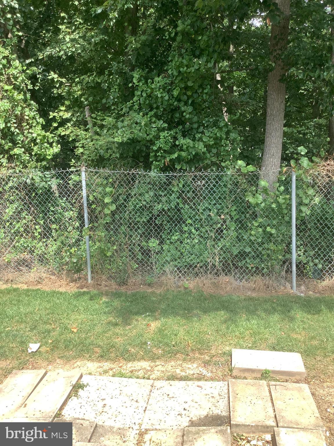 LAUREL OAKS CONDO - Residential Lease