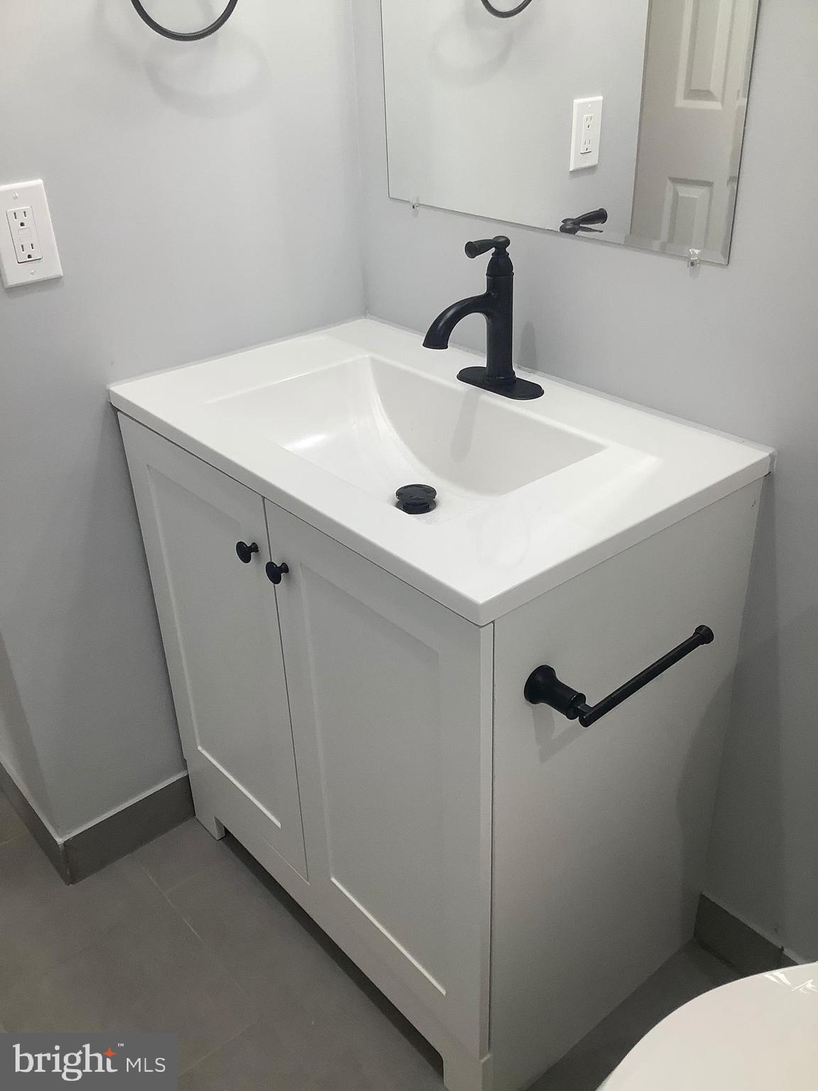 LAUREL OAKS CONDO - Residential Lease