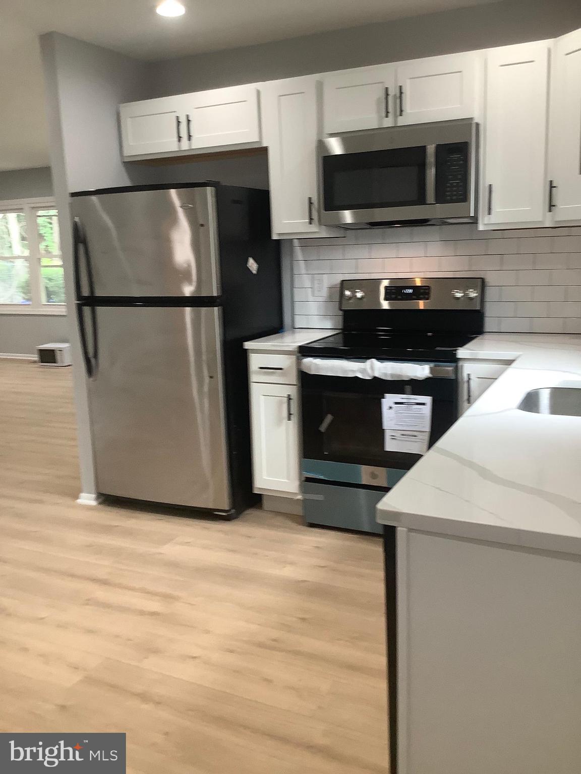 LAUREL OAKS CONDO - Residential Lease