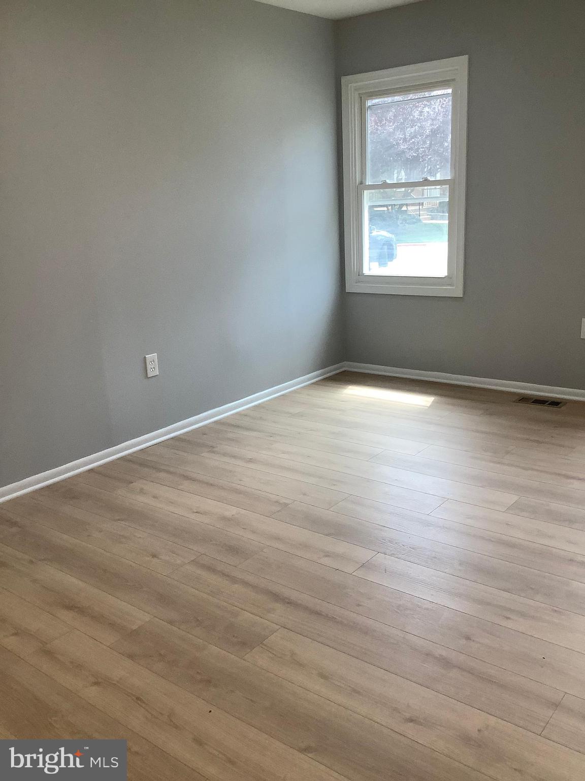 LAUREL OAKS CONDO - Residential Lease