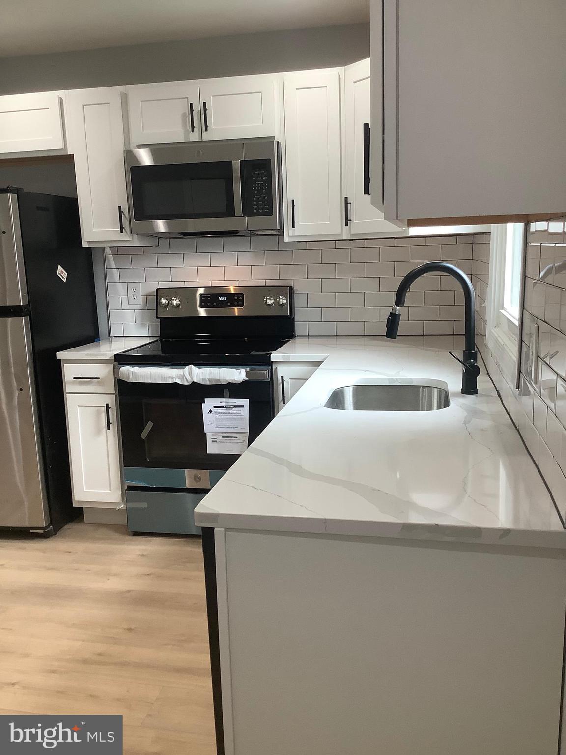 LAUREL OAKS CONDO - Residential Lease