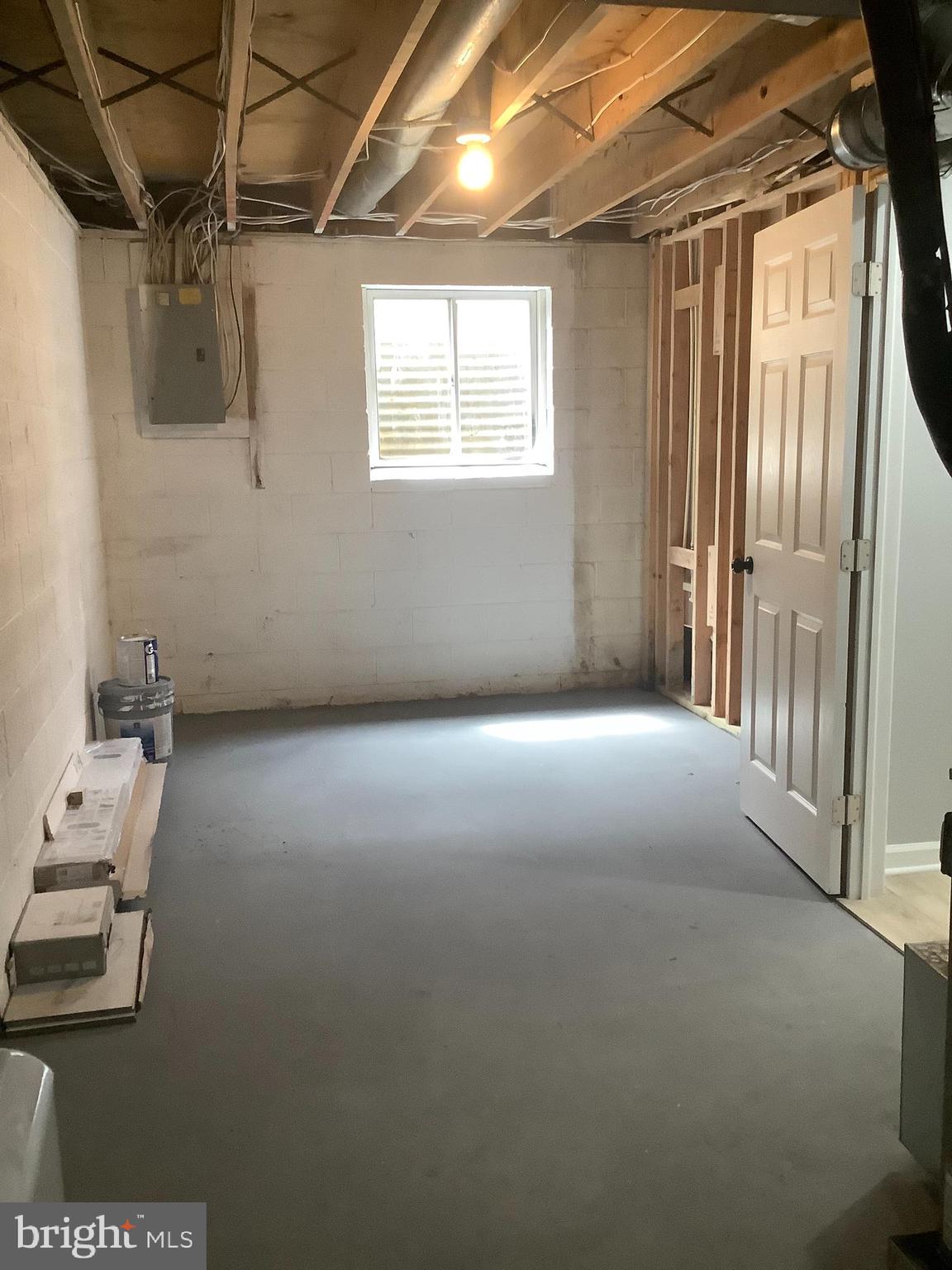 LAUREL OAKS CONDO - Residential Lease