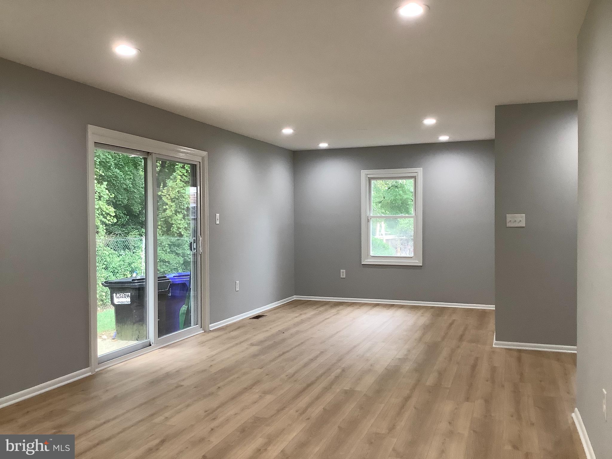 LAUREL OAKS CONDO - Residential Lease