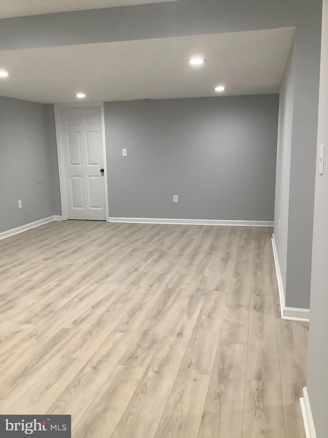 LAUREL OAKS CONDO - Residential Lease