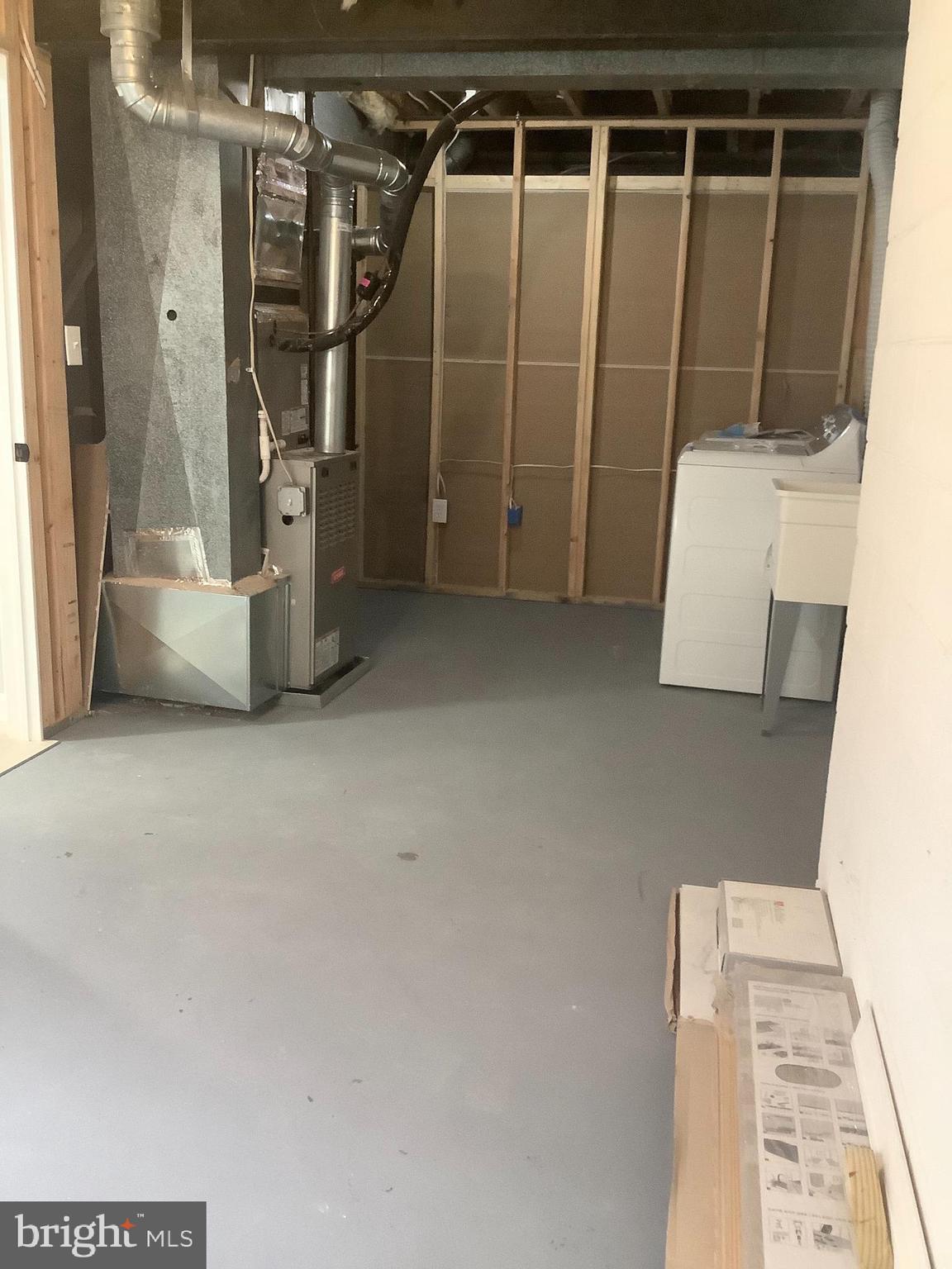 LAUREL OAKS CONDO - Residential Lease