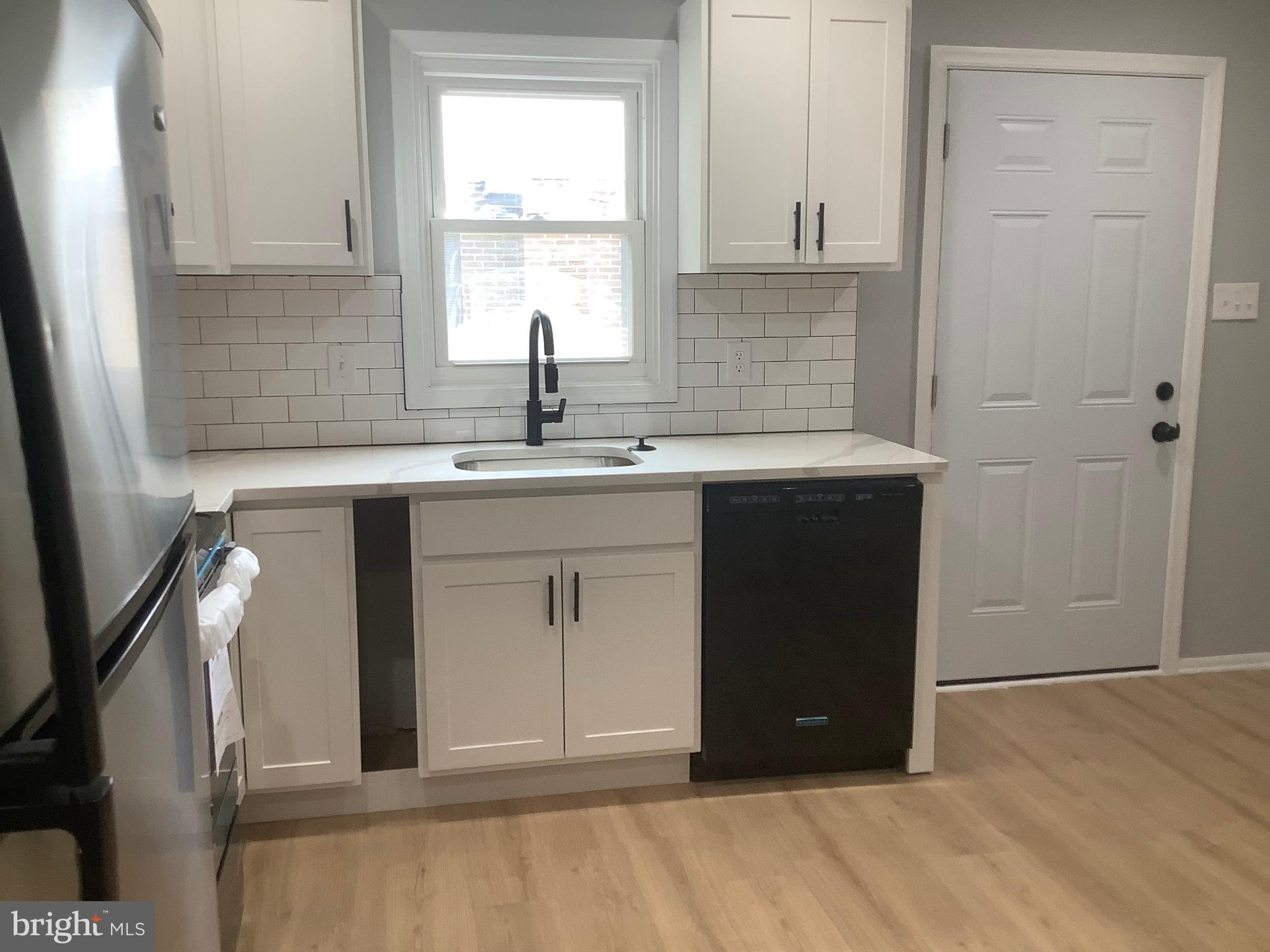 LAUREL OAKS CONDO - Residential Lease