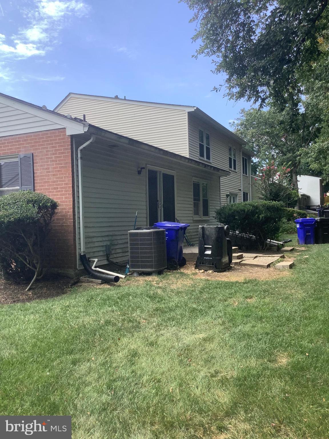 LAUREL OAKS CONDO - Residential Lease