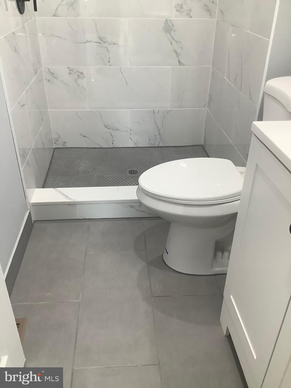 LAUREL OAKS CONDO - Residential Lease