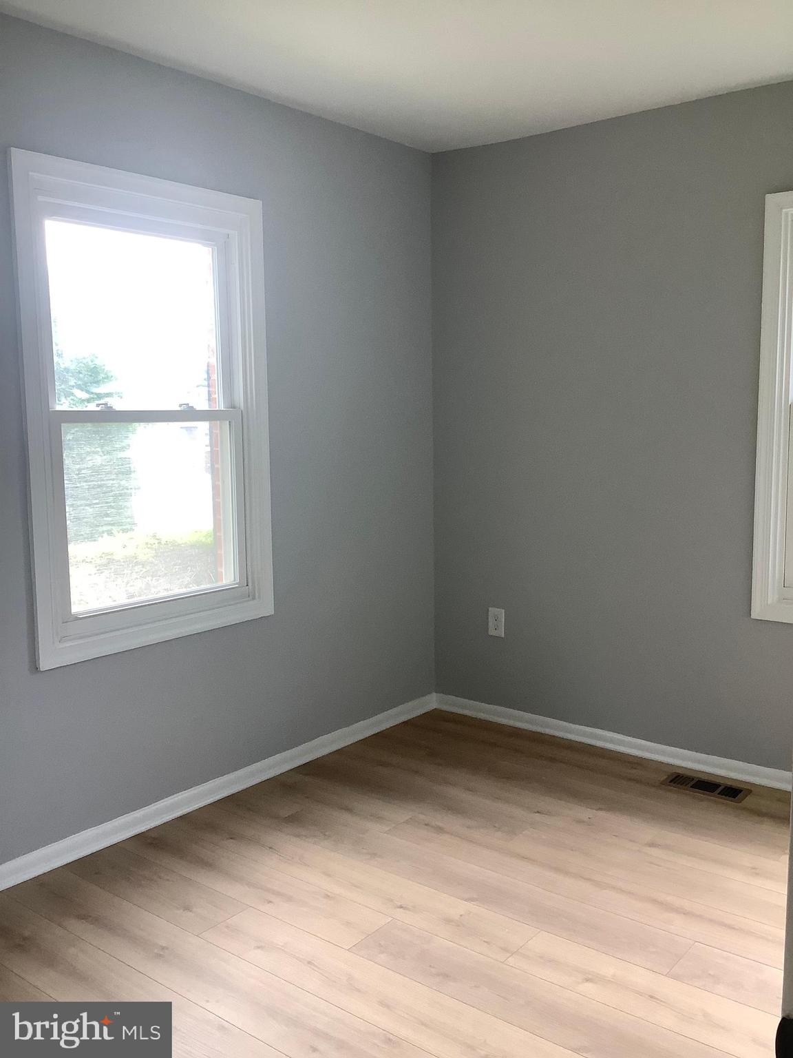 LAUREL OAKS CONDO - Residential Lease