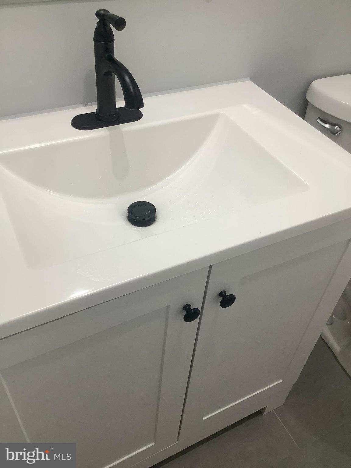 LAUREL OAKS CONDO - Residential Lease