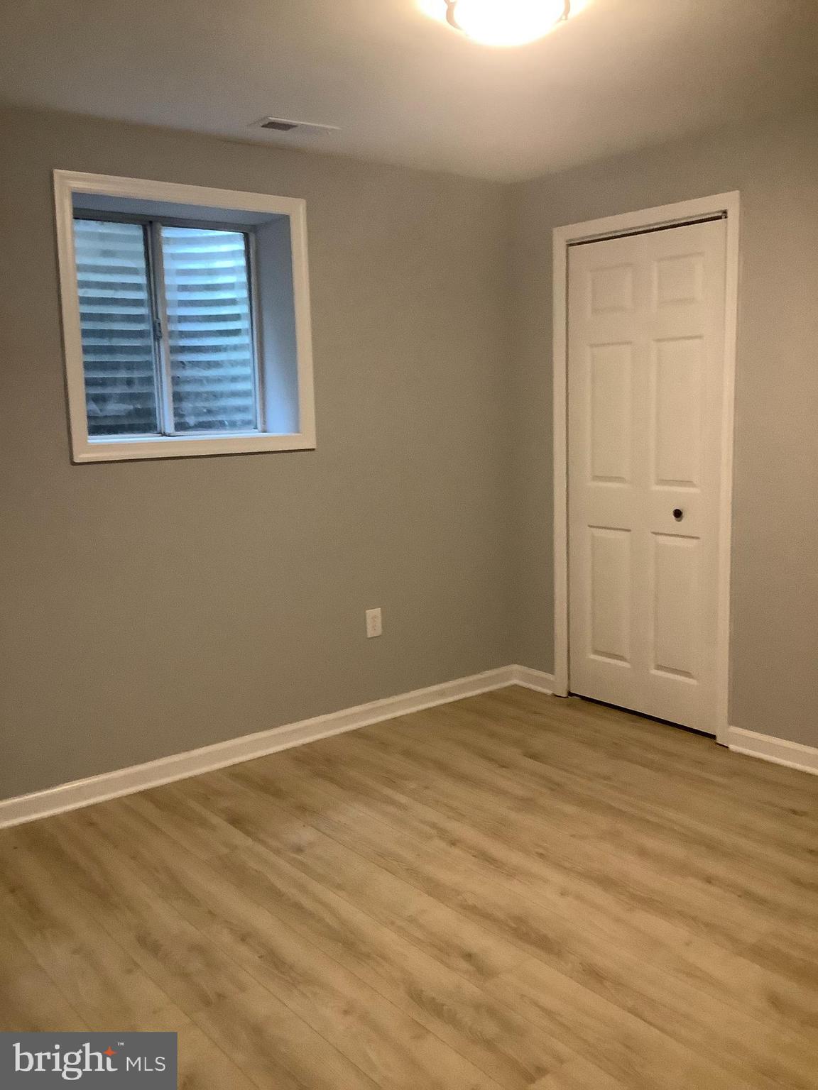 LAUREL OAKS CONDO - Residential Lease