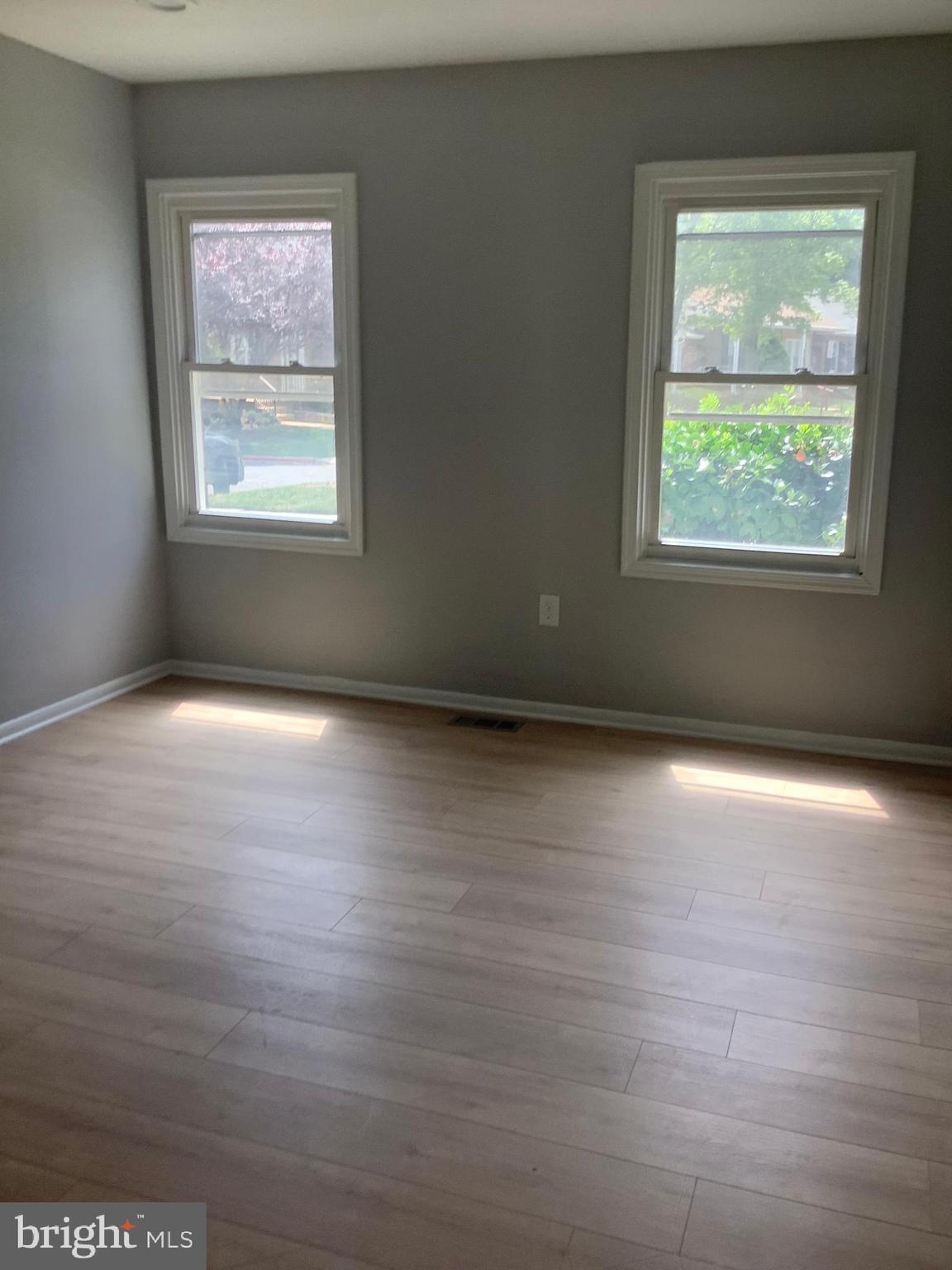 LAUREL OAKS CONDO - Residential Lease