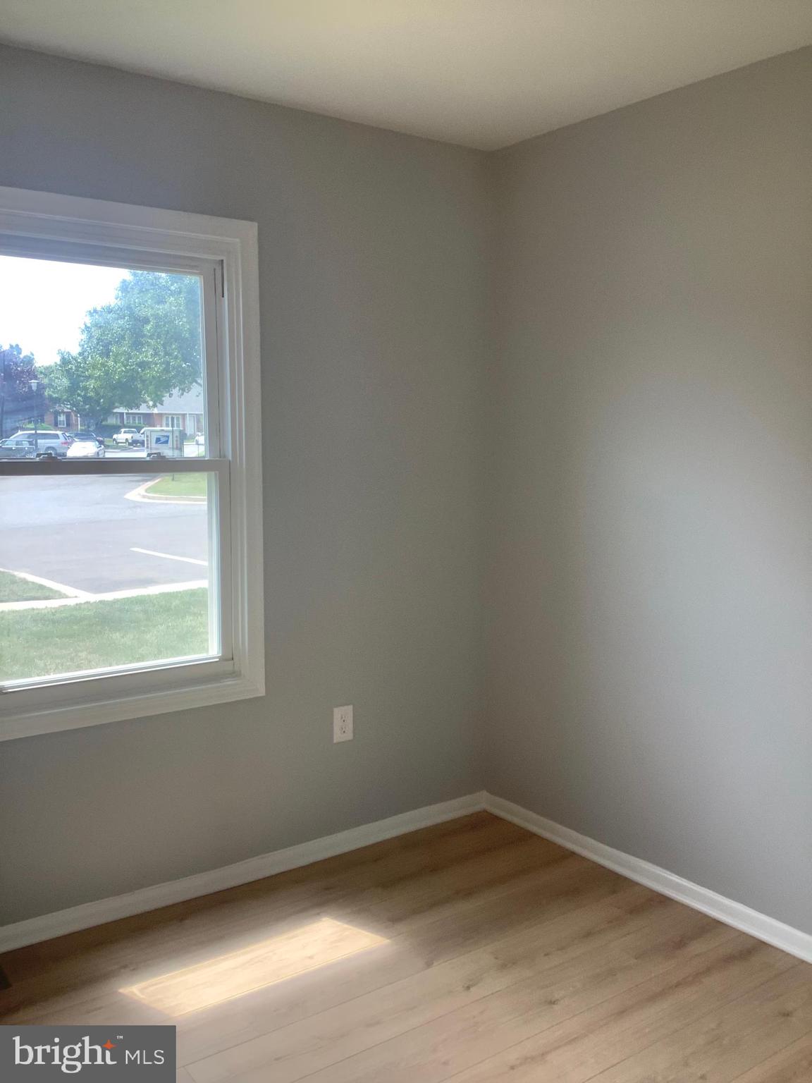 LAUREL OAKS CONDO - Residential Lease