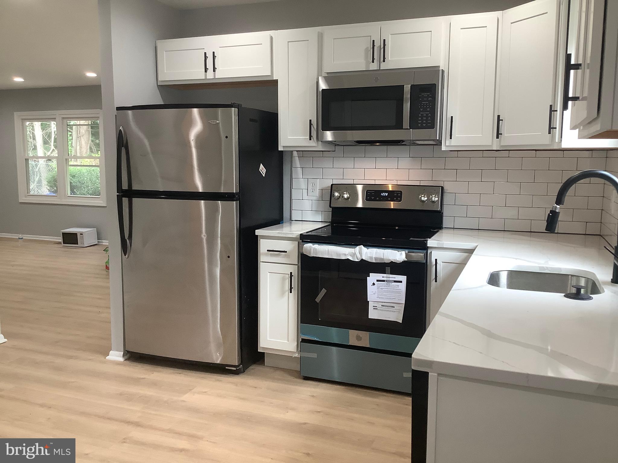 LAUREL OAKS CONDO - Residential Lease