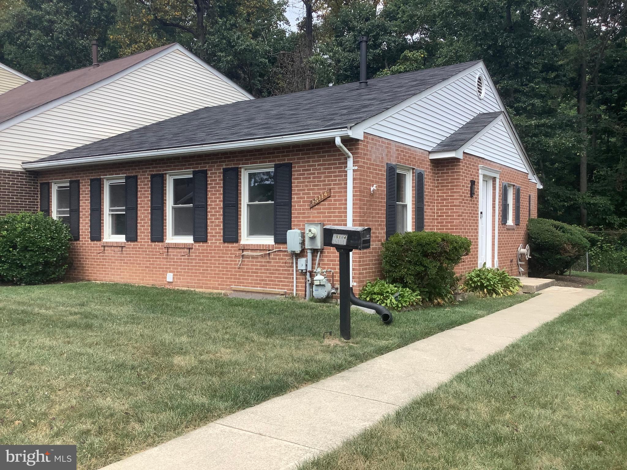 LAUREL OAKS CONDO - Residential Lease