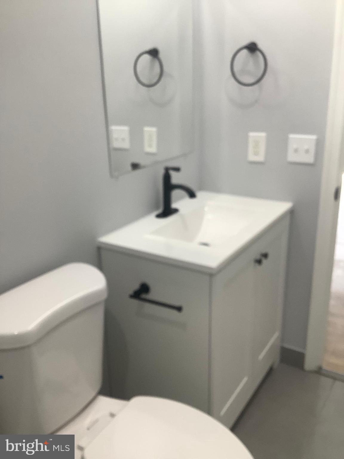 LAUREL OAKS CONDO - Residential Lease