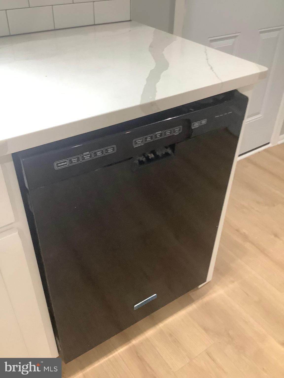 LAUREL OAKS CONDO - Residential Lease