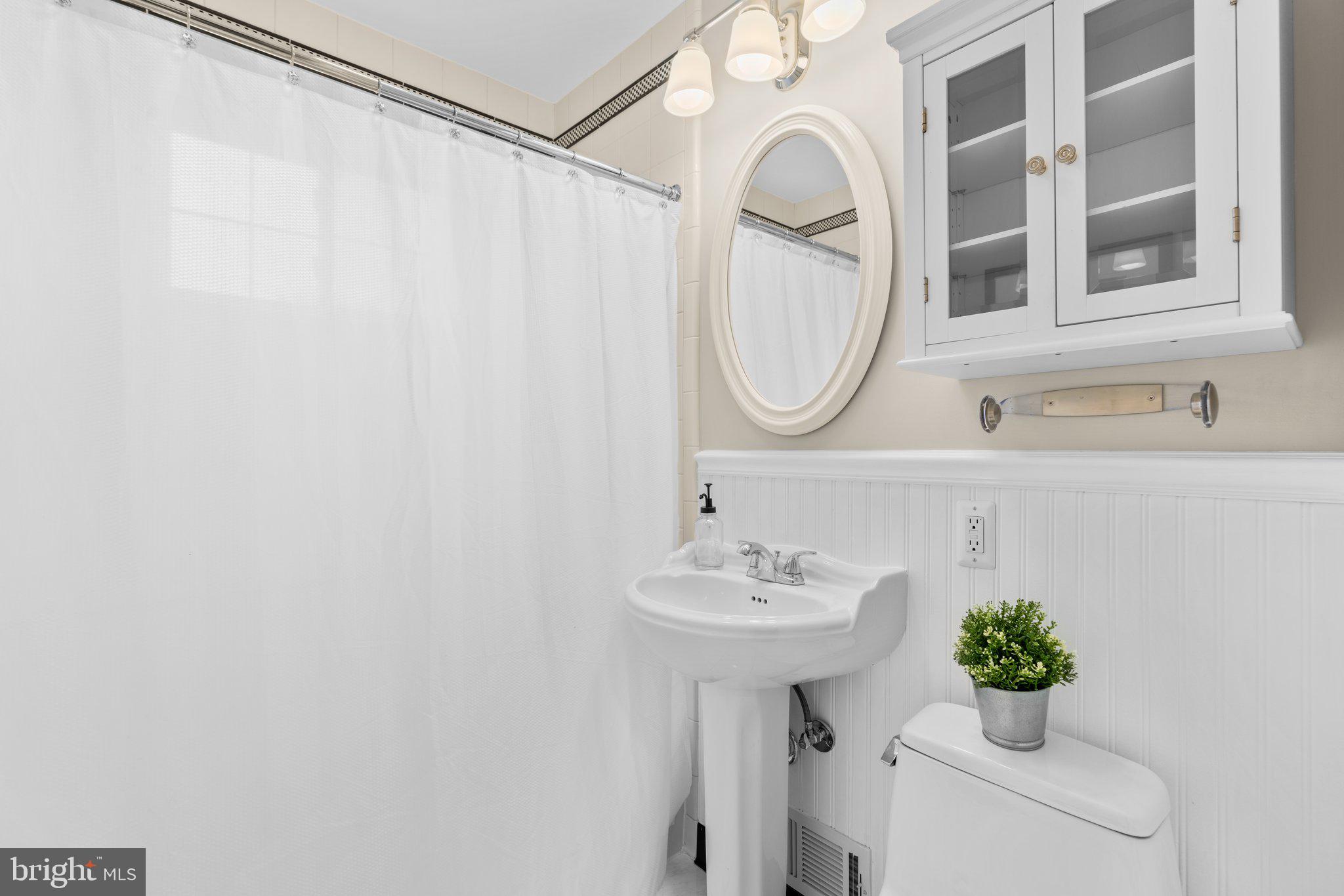 OAKVIEW - Residential