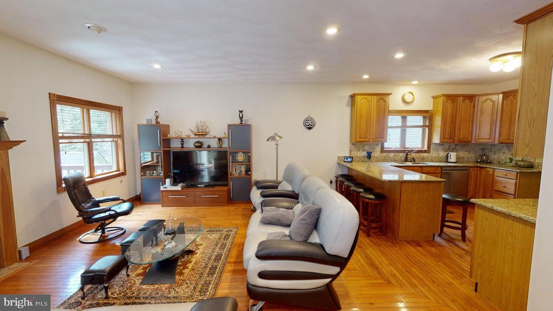 TREASURE LAKE - Residential