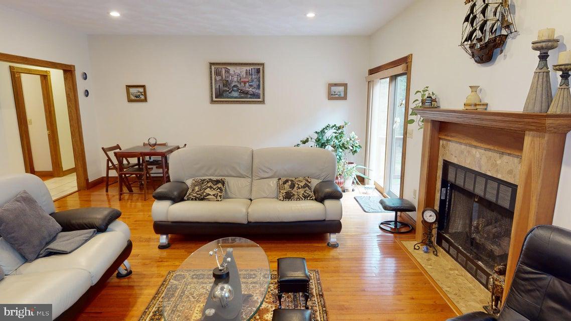 TREASURE LAKE - Residential