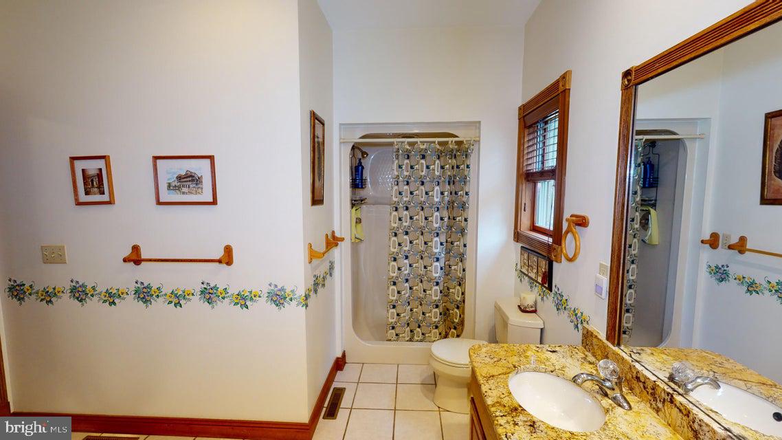 TREASURE LAKE - Residential