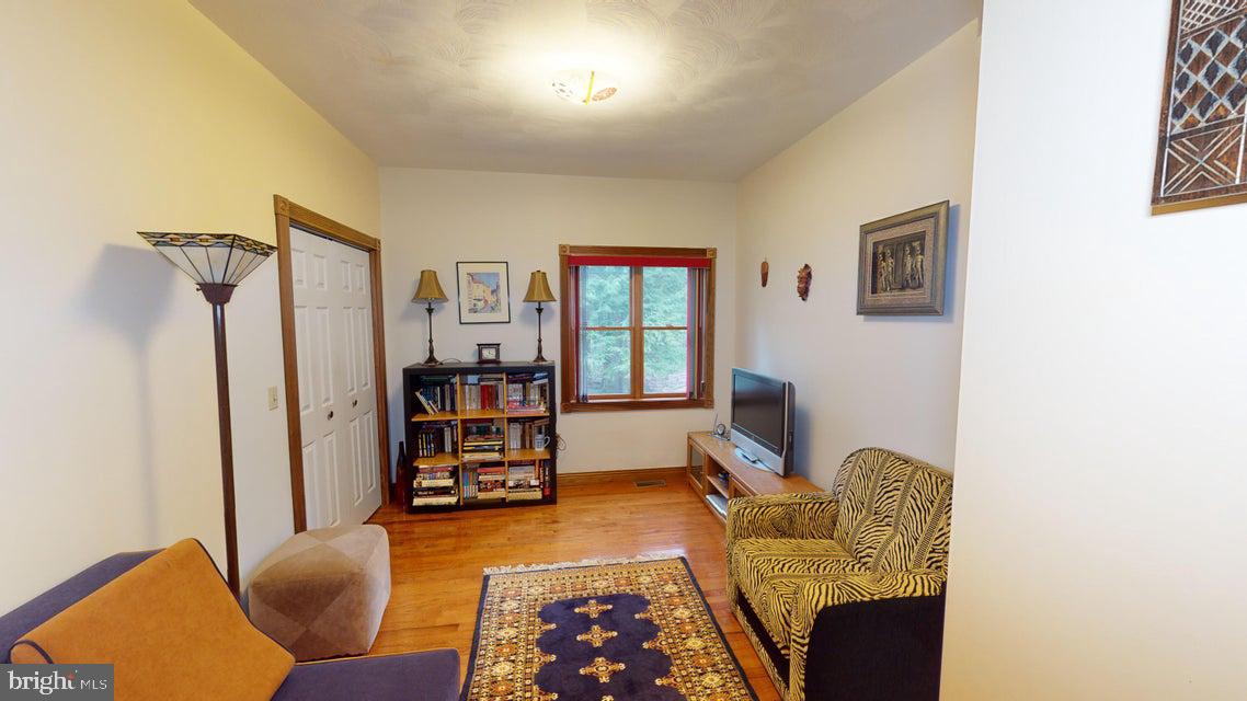 TREASURE LAKE - Residential