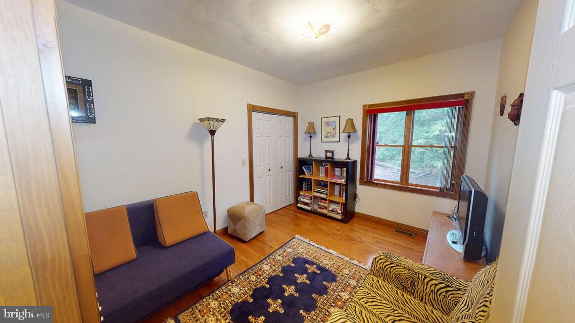 TREASURE LAKE - Residential