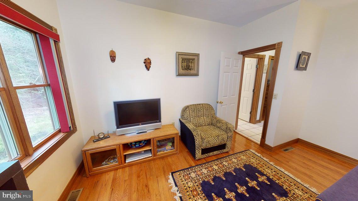 TREASURE LAKE - Residential