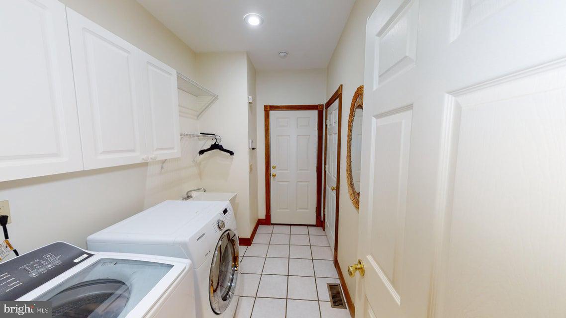 TREASURE LAKE - Residential