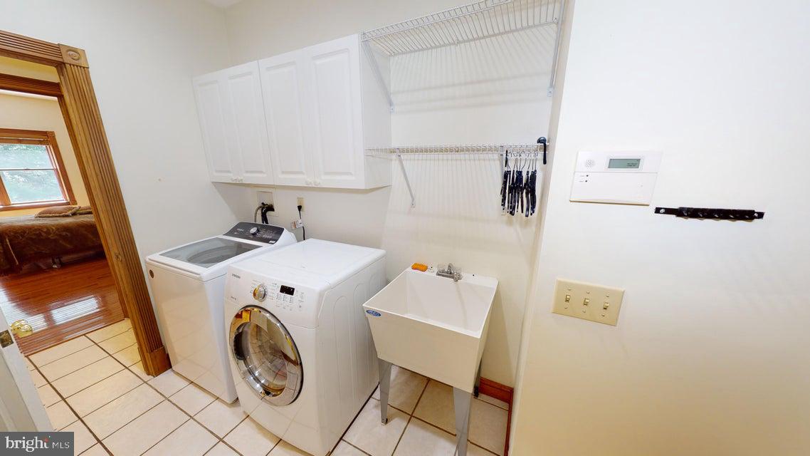 TREASURE LAKE - Residential