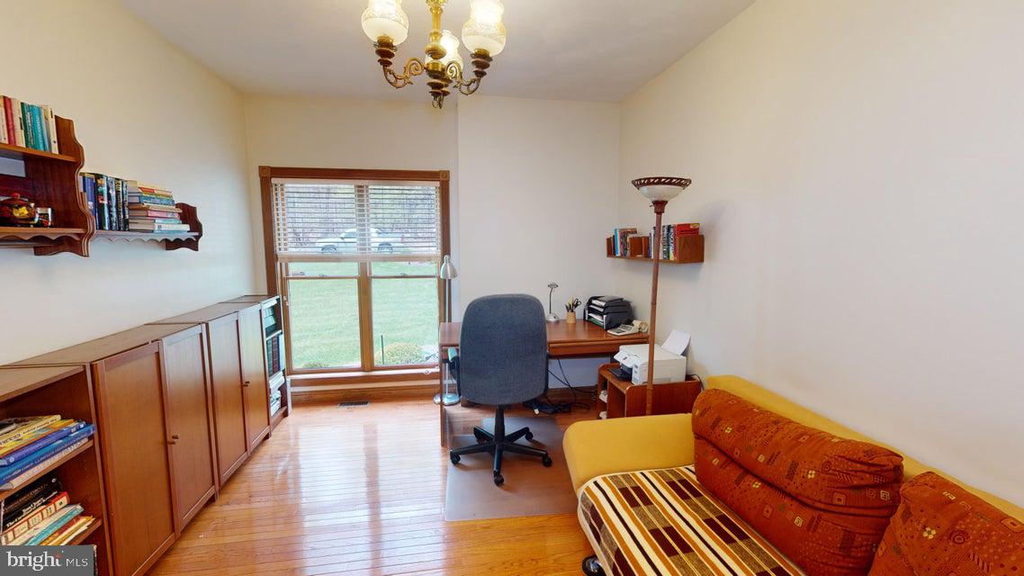 TREASURE LAKE - Residential