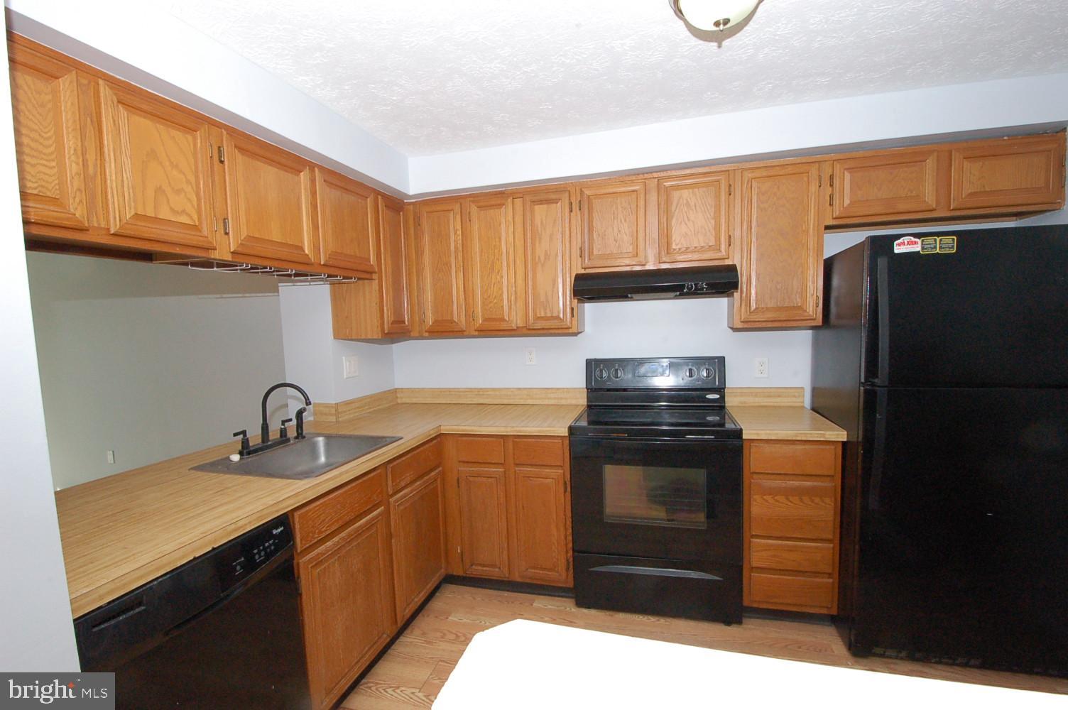 GUNNERS LAKE VILLAGE - Residential