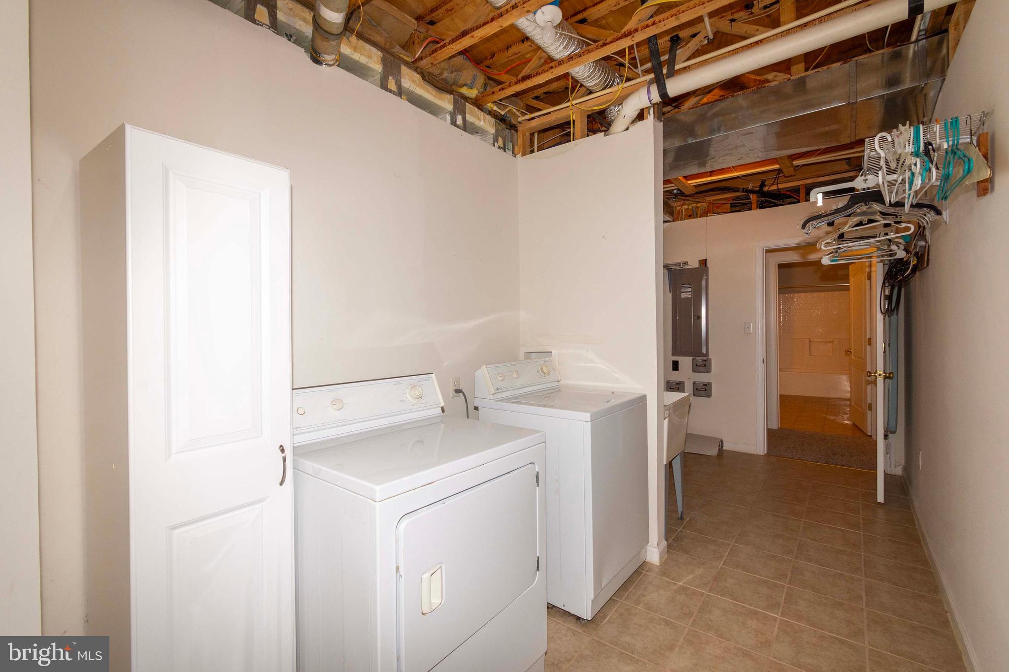 WYNDEMERE - Residential