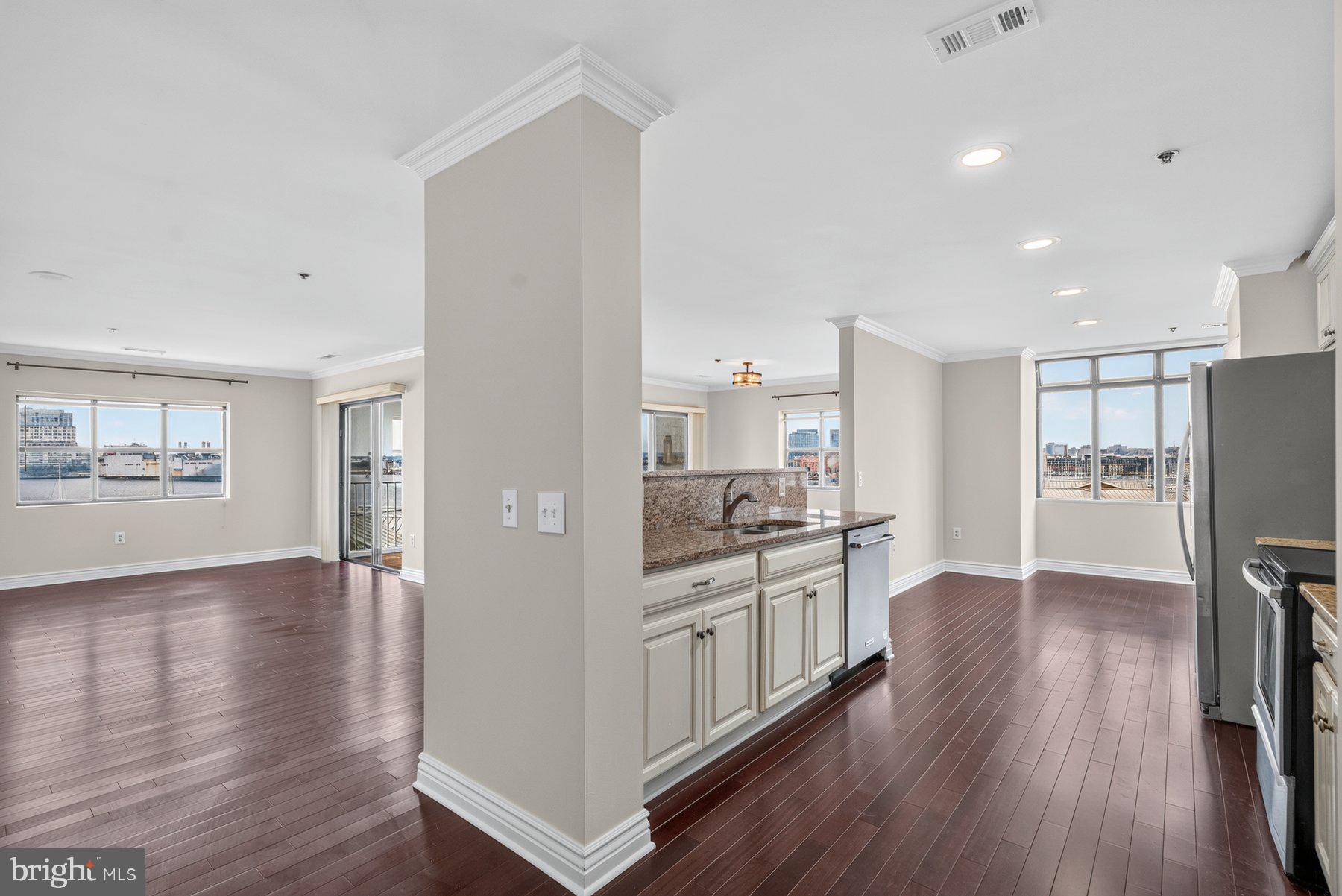 2702 LIGHTHOUSE POINT E 524