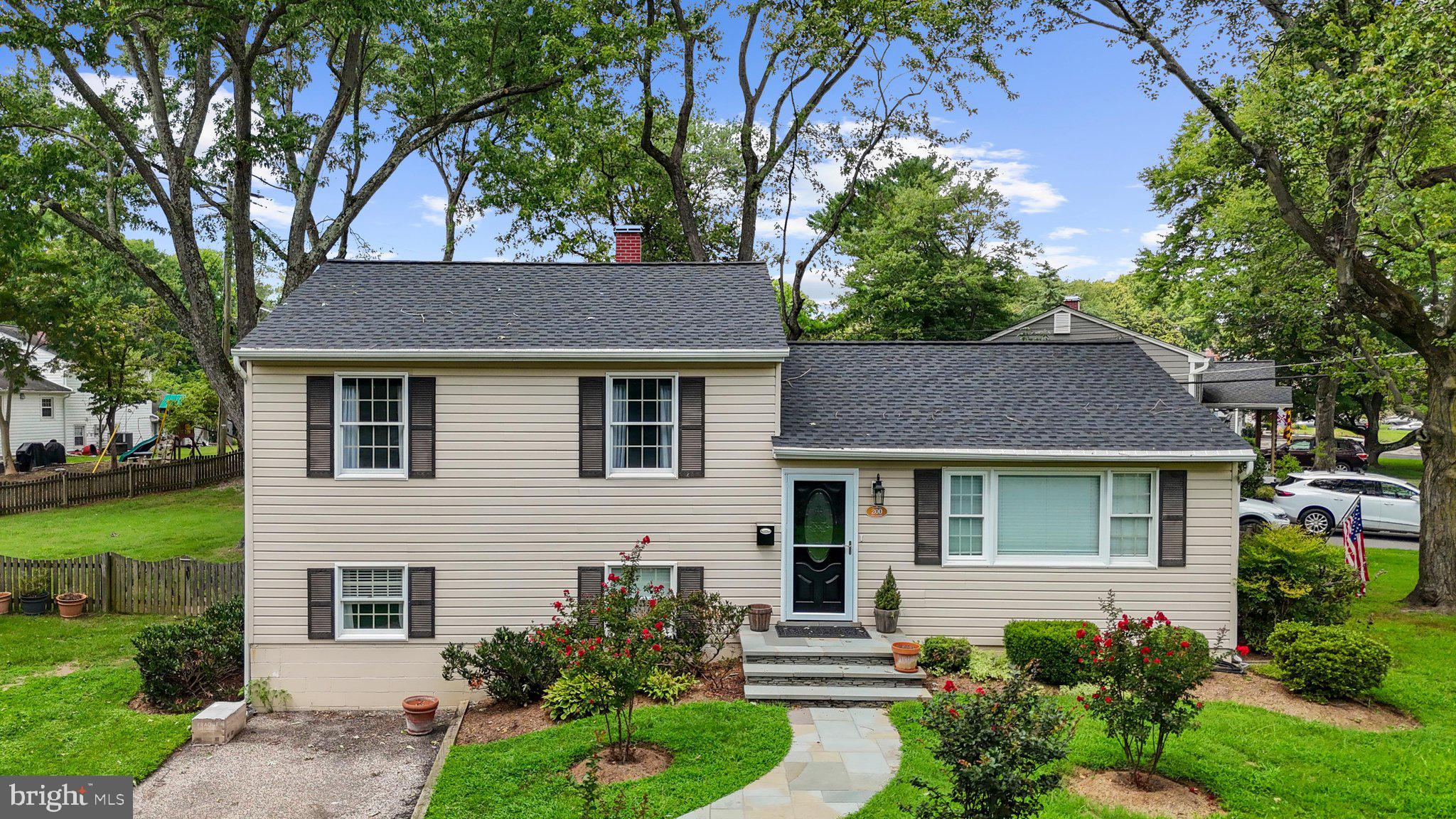 200 HOLLYBERRY ROAD