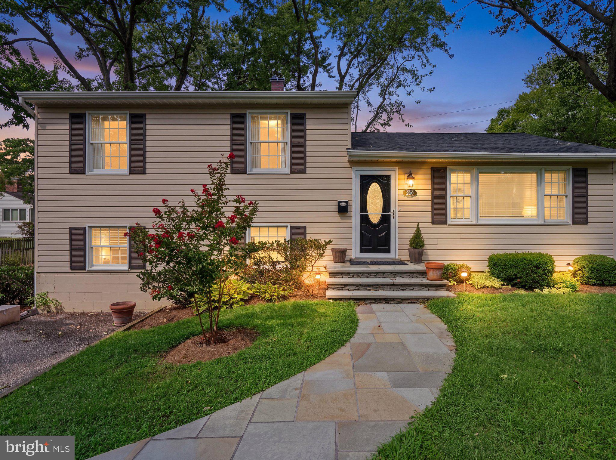 200 HOLLYBERRY ROAD