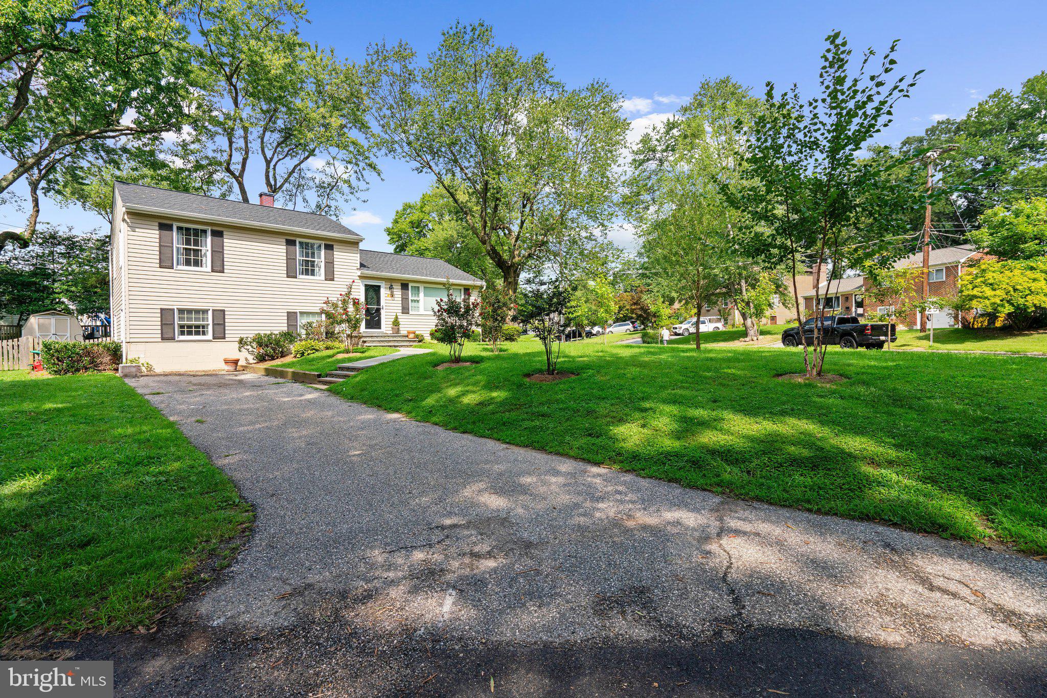 200 HOLLYBERRY ROAD