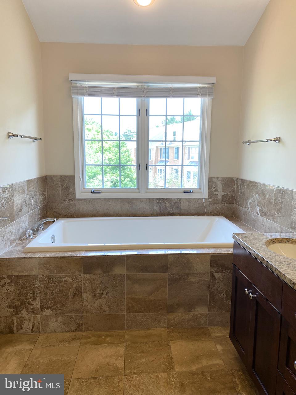 WHITLEY PARK CONDOMINIUM - Residential Lease