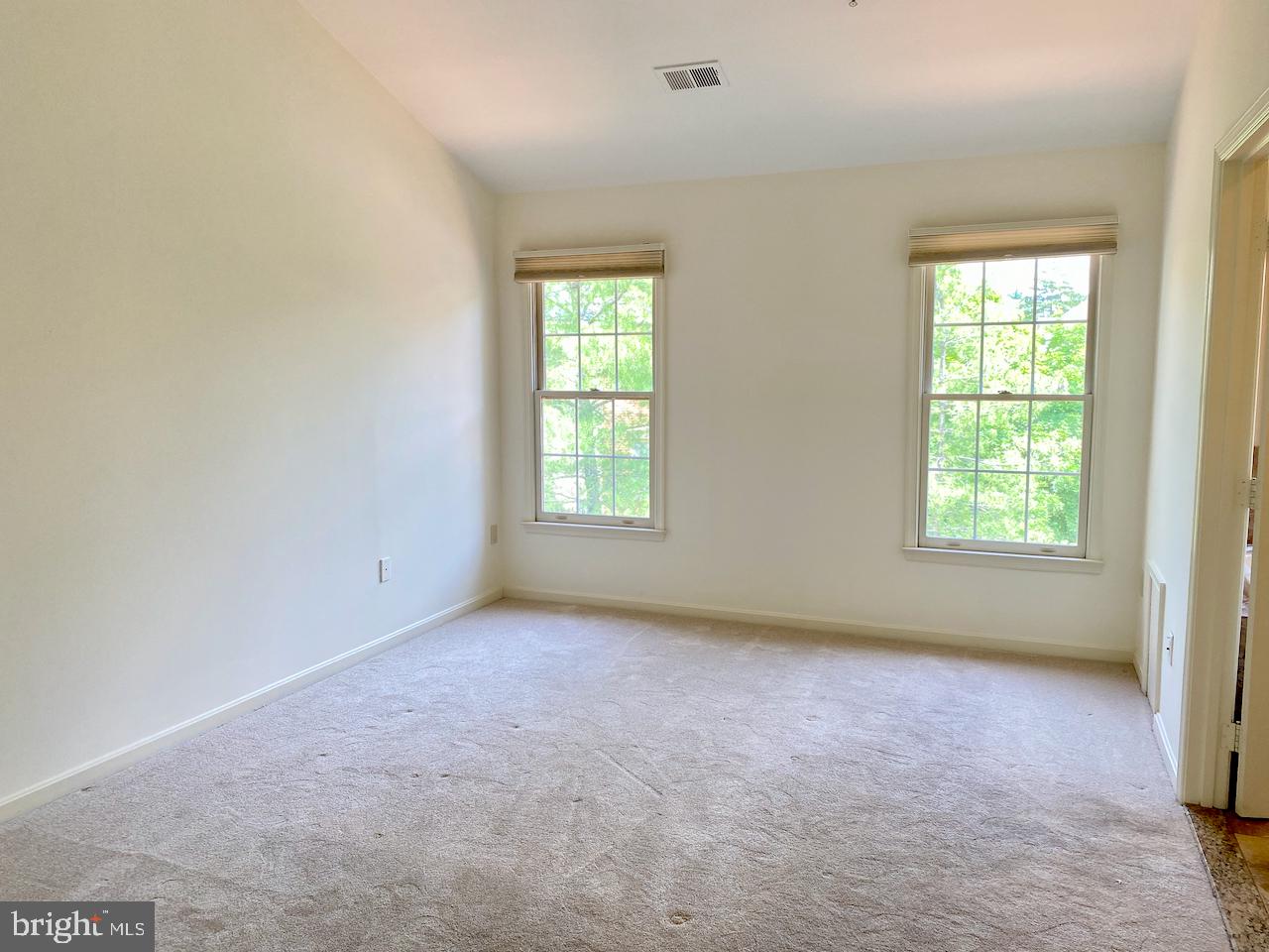 WHITLEY PARK CONDOMINIUM - Residential Lease