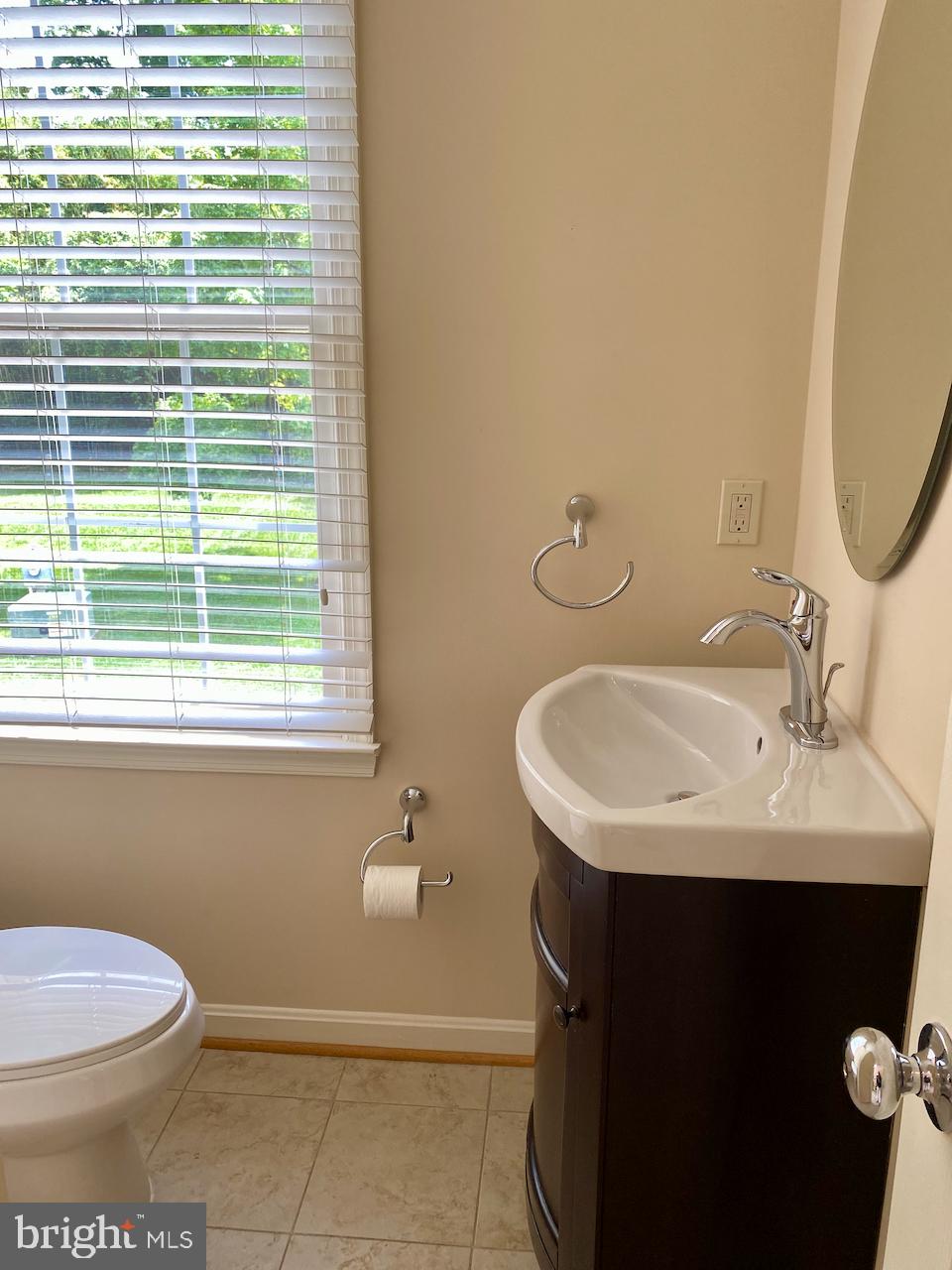 WHITLEY PARK CONDOMINIUM - Residential Lease