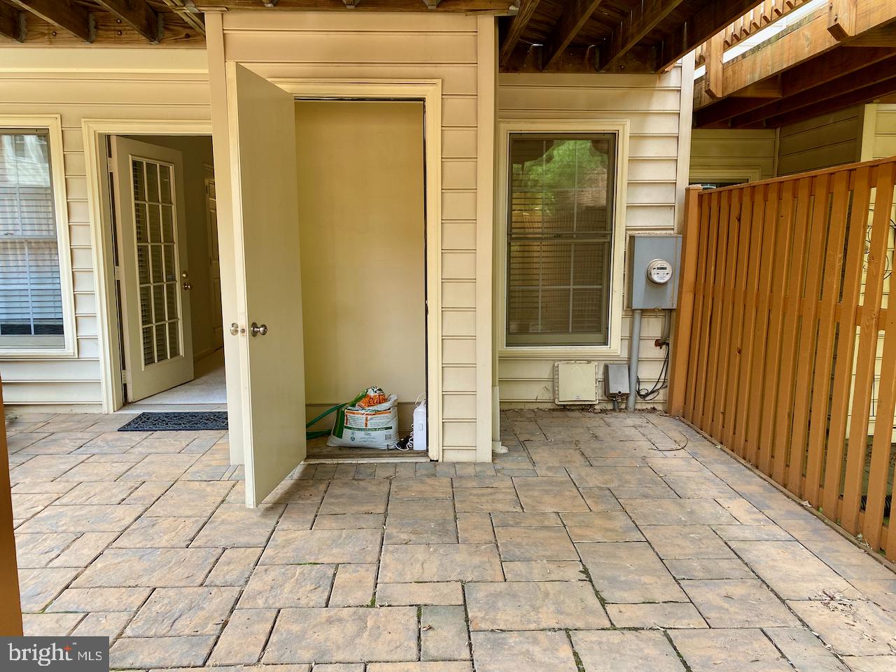 WHITLEY PARK CONDOMINIUM - Residential Lease