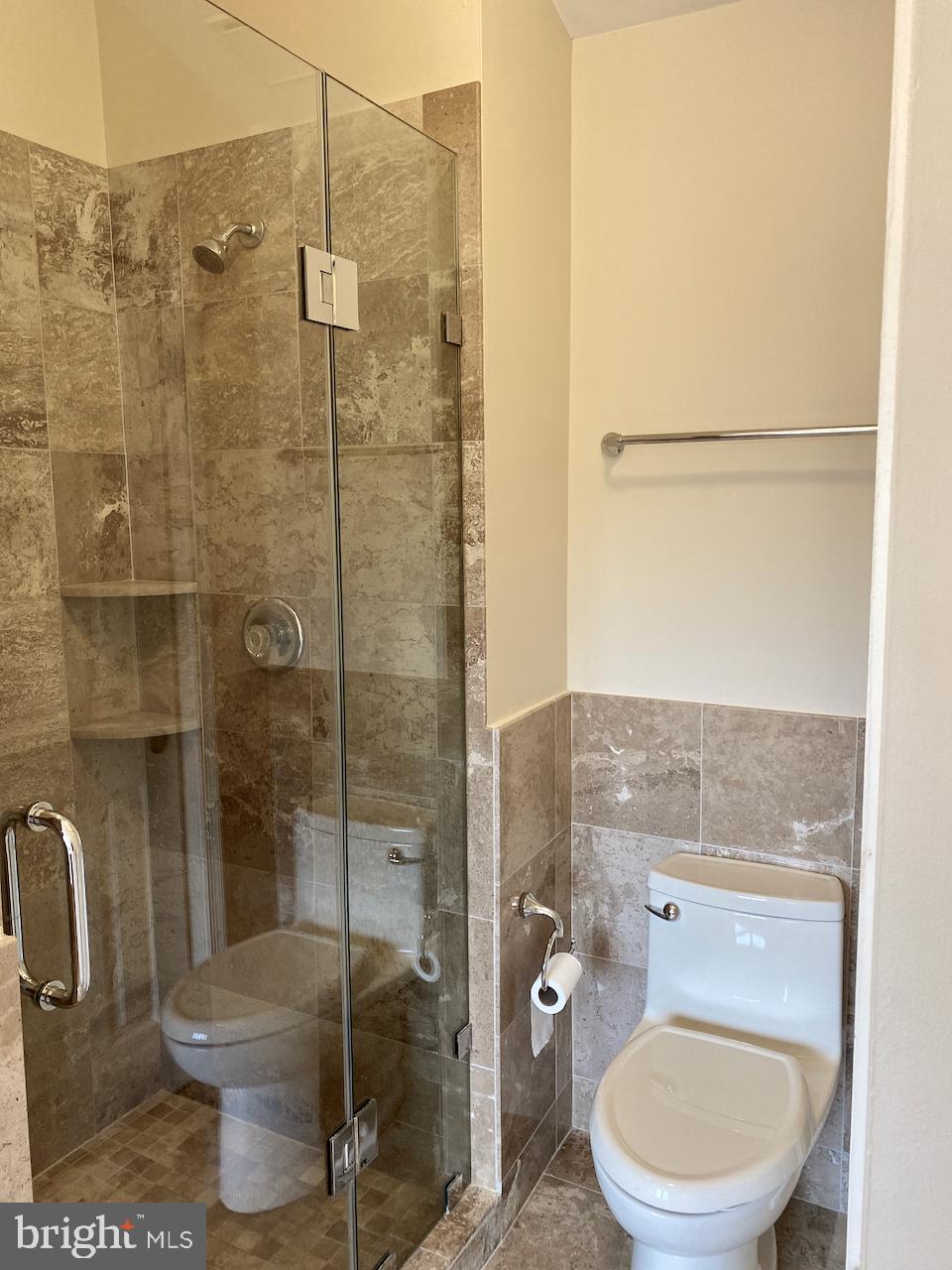 WHITLEY PARK CONDOMINIUM - Residential Lease