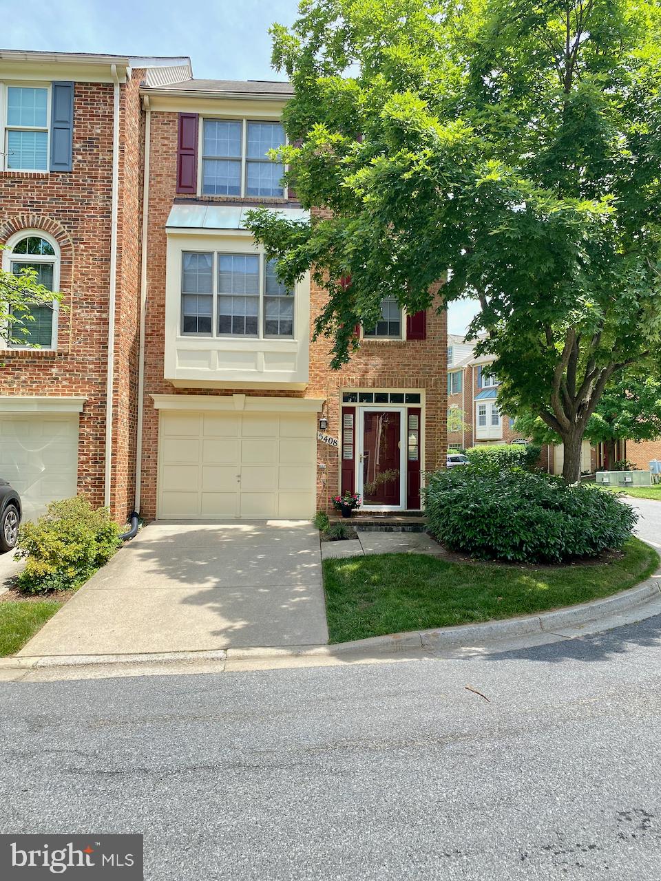 WHITLEY PARK CONDOMINIUM - Residential Lease