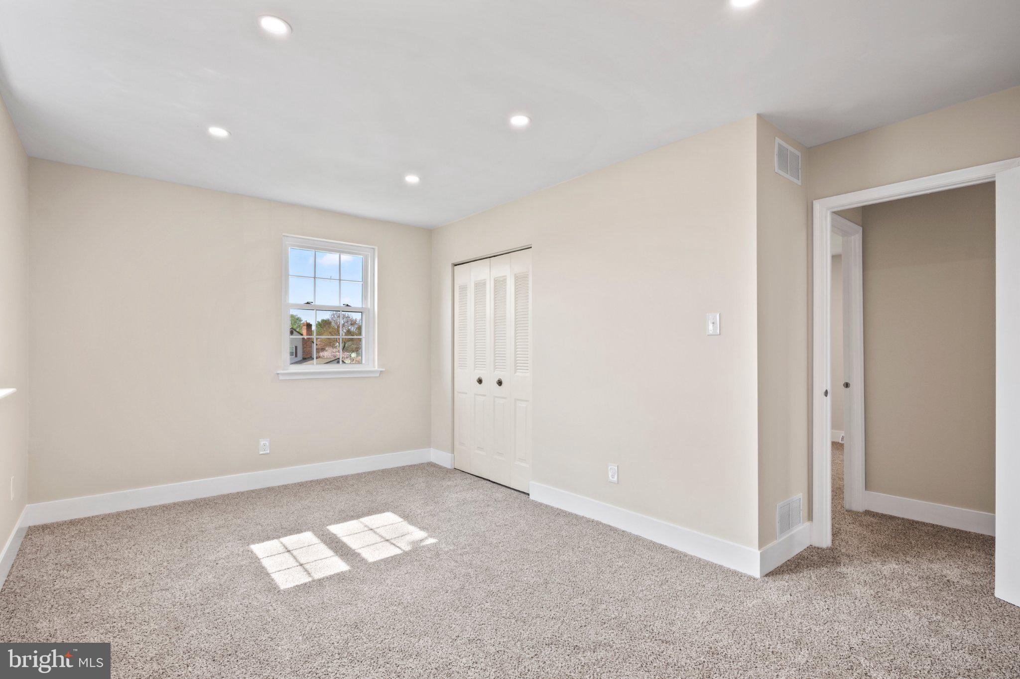 FOX CHASE - Residential