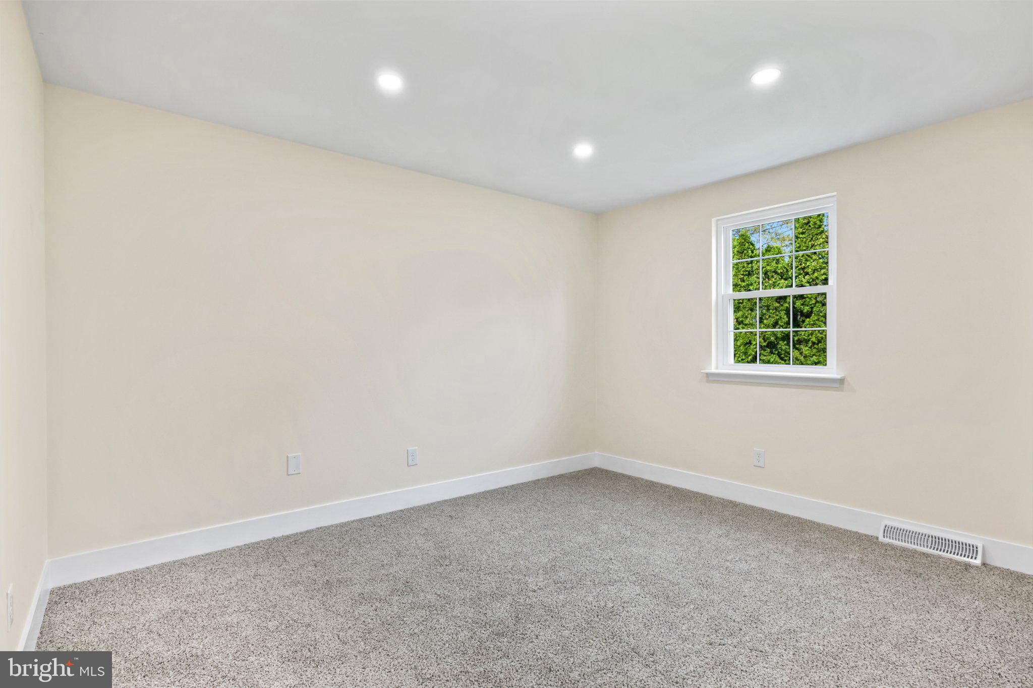 FOX CHASE - Residential